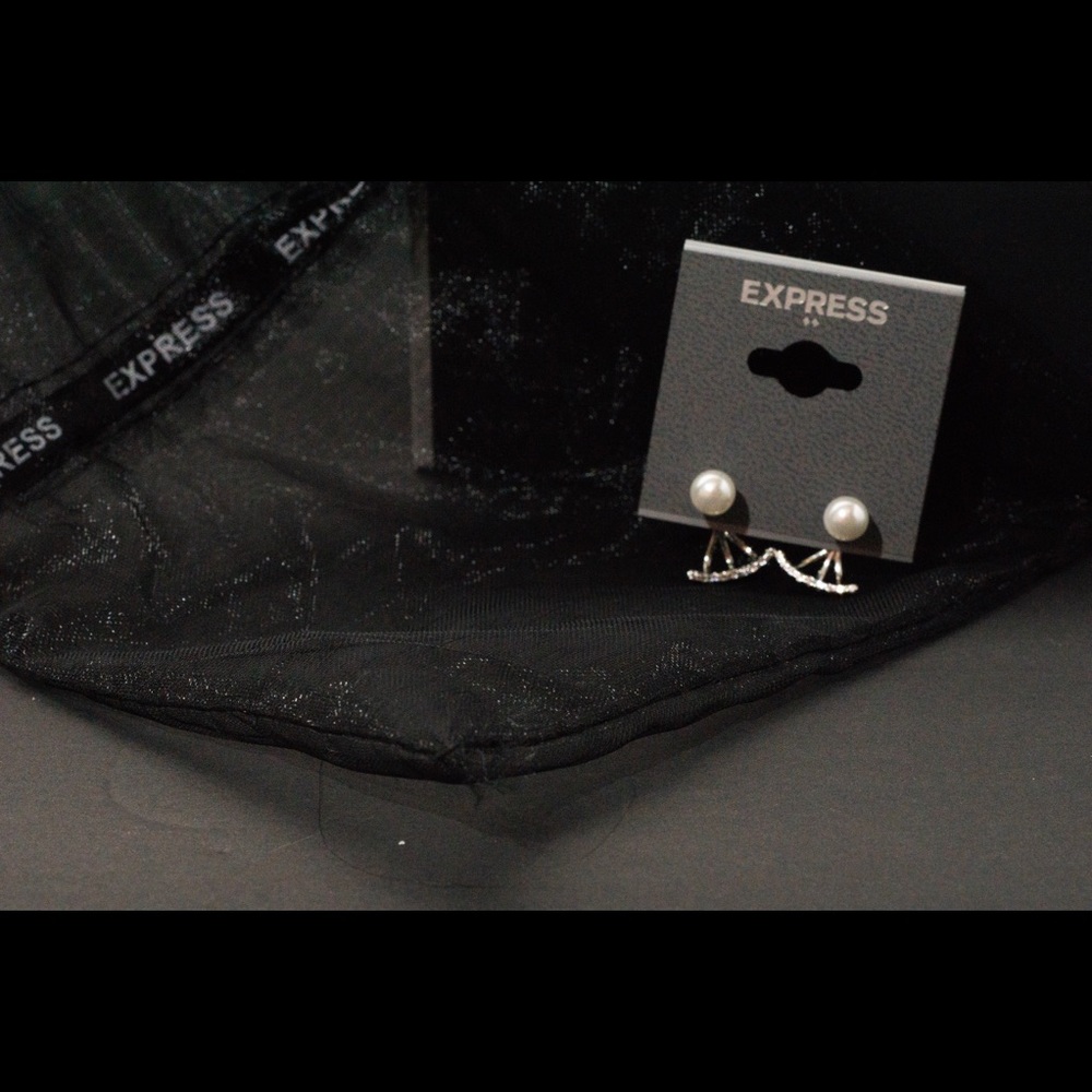 NWT Express Pearl Earrings